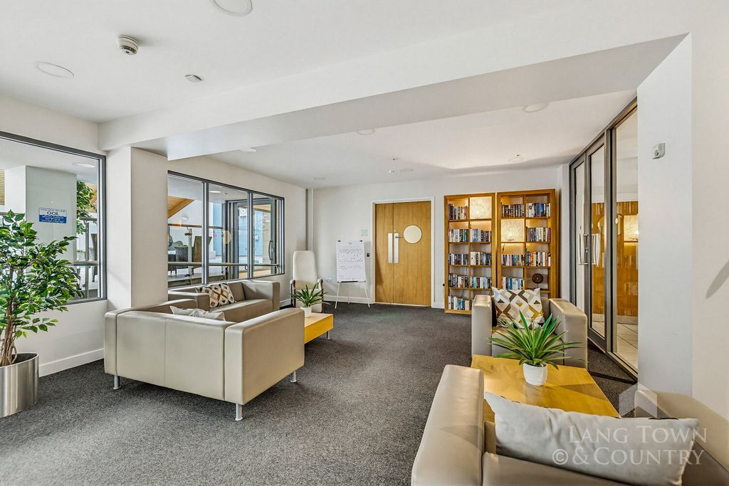 Additional image 11 of 2 bed flat for saleDiscovery Wharf, North Quay, Sutton Harbour PL4