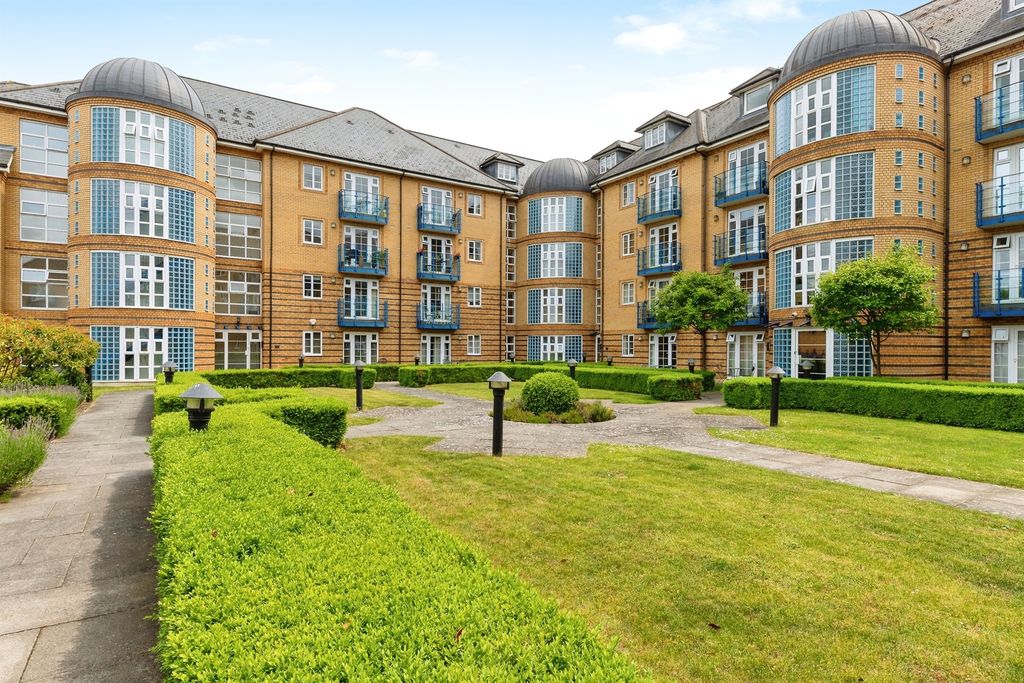 Additional image 17 of 2 bed flat for saleNewland Gardens, Hertford SG13