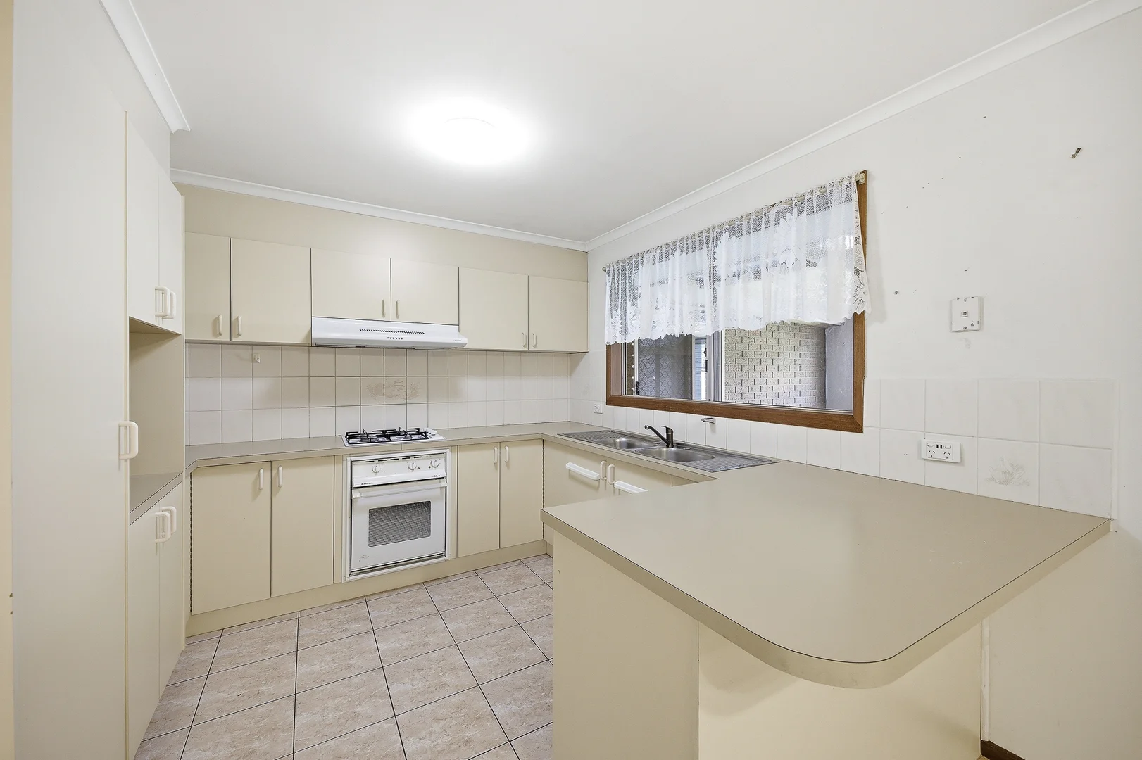 69 Willora Crescent, Cranbourne West VIC 3977 photo 2