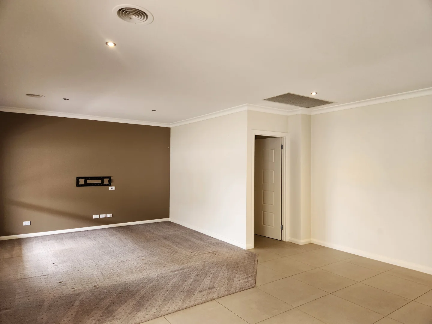 2 Merit Crescent, Swan Hill VIC 3585 photo 4