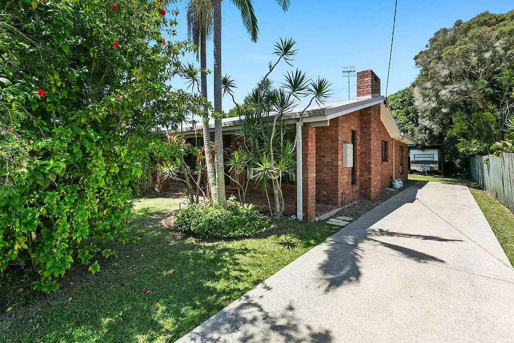 4 Hillcrest Avenue, Tewantin QLD 4565