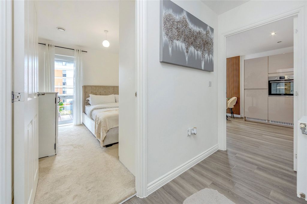 Additional image 11 of 2 bed flat for saleElstree Way, Borehamwood, Hertfordshire WD6