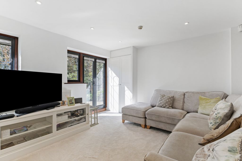Additional image 11 of 5 bed detached house for saleBlind Lane, Bourne End SL8