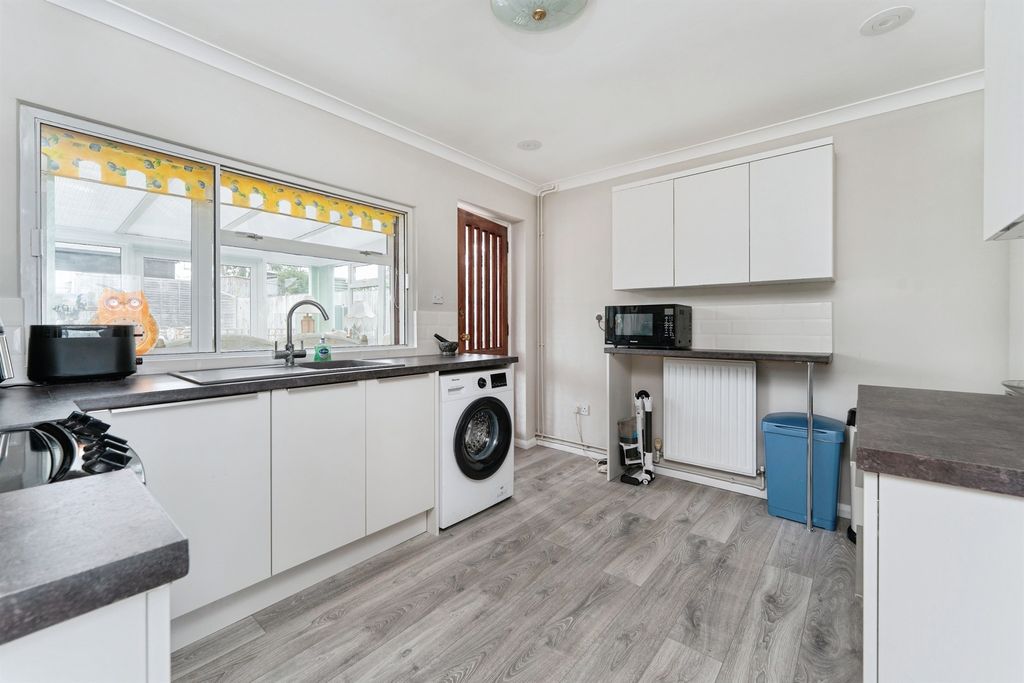 Additional image 8 of 3 bed detached bungalow for saleSt. Margarets Drive, Brandon IP27