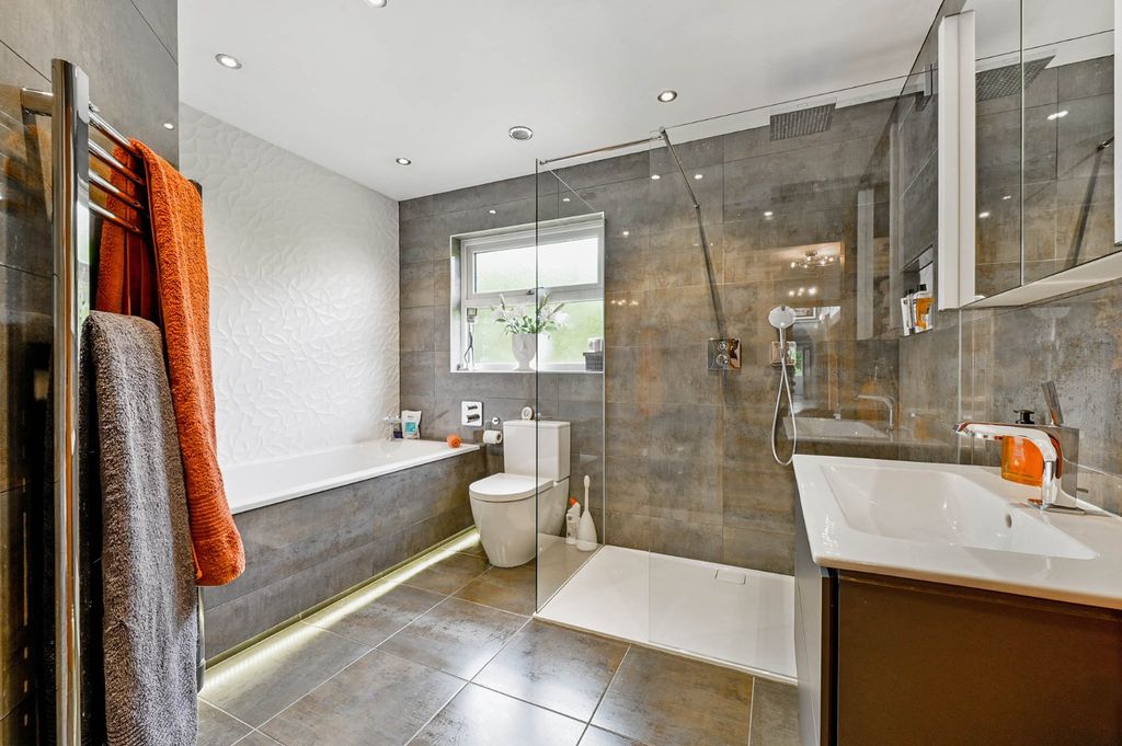 Additional image 14 of 6 bed detached house for saleGibbins Lane, Warfield, Bracknell, Berkshire RG42