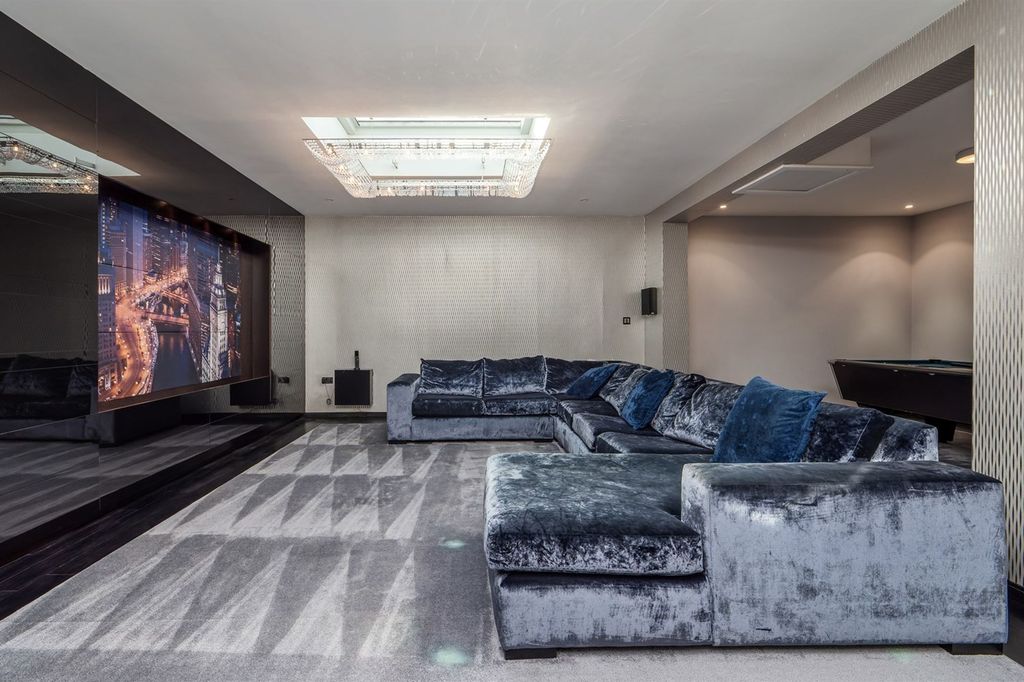 Additional image 3 of 6 bed detached house for saleBroad Lane, Hale WA15