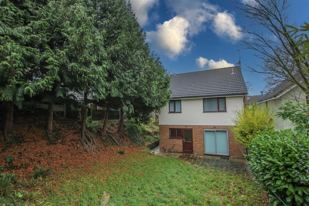 Additional image 4 of 4 bed detached house for saleHeadley Chase, Warley, Brentwood CM14
