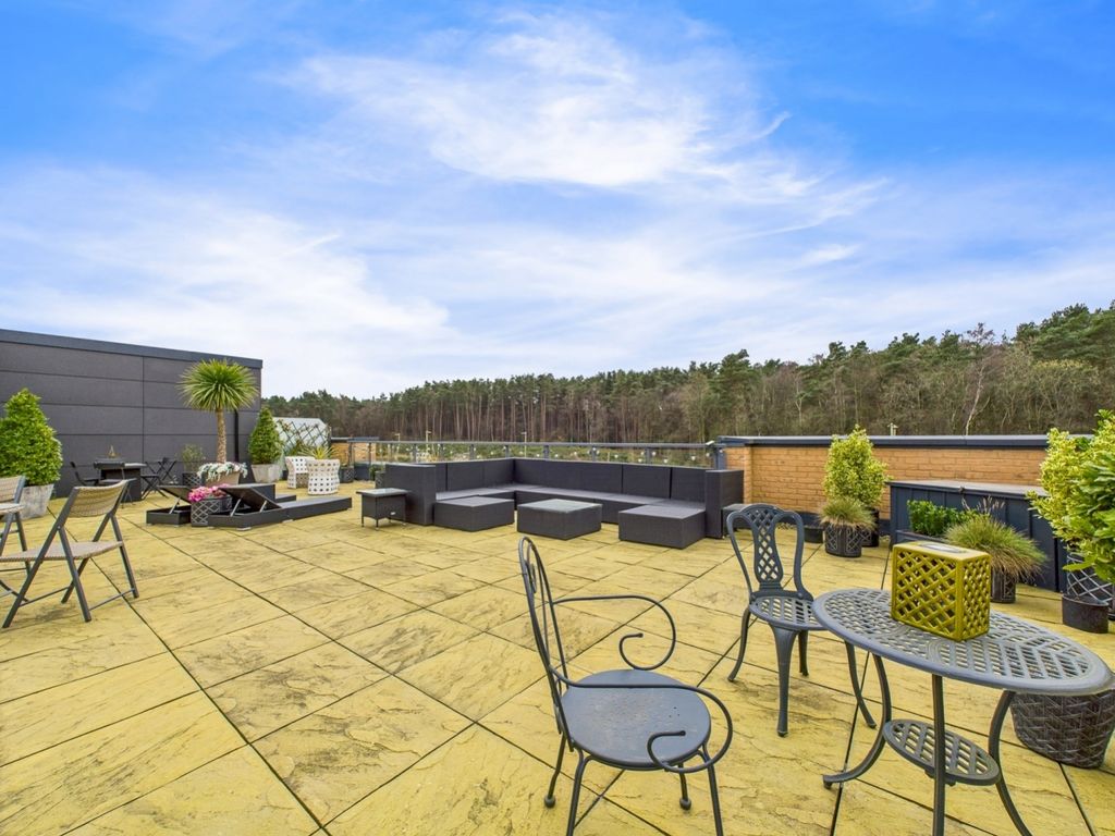 Additional image 7 of 2 bed flat for saleThorpe Court, Thorpe Close, Bordon GU35