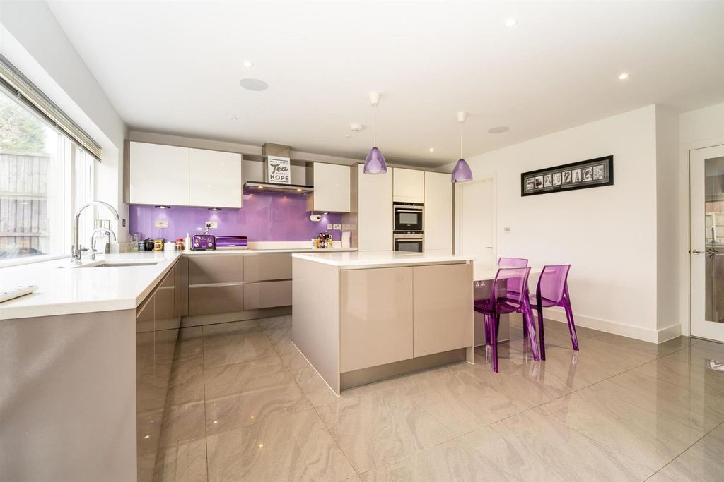 Additional image 6 of 4 bed semi-detached house for saleOakwood Avenue, Borehamwood WD6