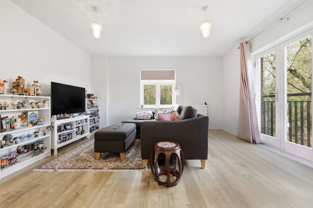 Additional image 2 of 2 bed flat for saleKestrel Close, Brentwood CM15