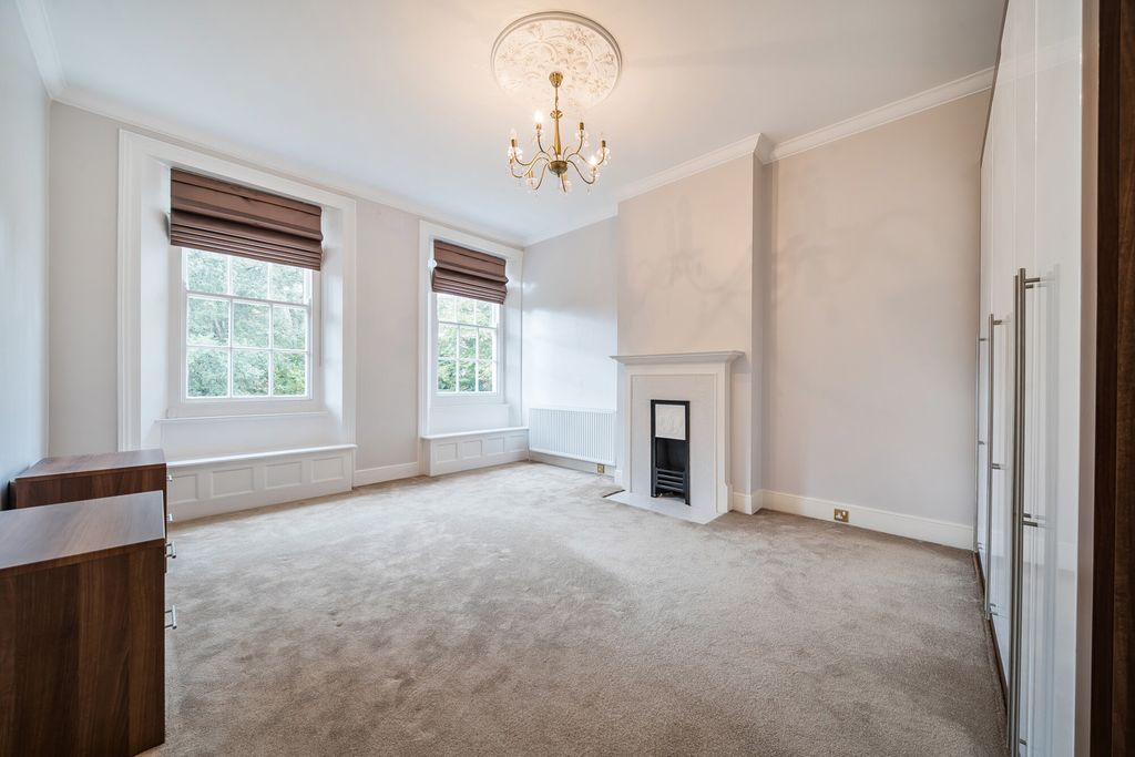 Additional image 5 of 3 bed flat for saleMavelstone Road, Bromley BR1