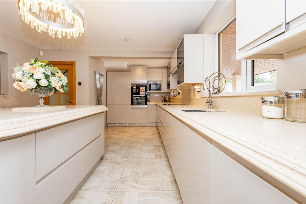 Additional image 2 of 3 bed detached house for saleVicarage Lane, Blackpool FY4