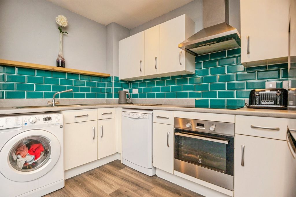 Additional image 6 of 2 bed flat for saleHill View Road, Malvern WR14