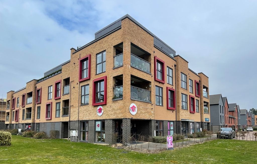 Additional image 5 of 2 bed flat for saleThorpe Court, Thorpe Close, Bordon GU35