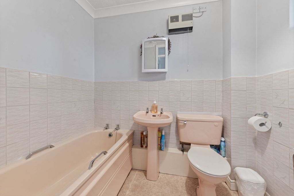 Additional image 10 of 1 bed flat for saleWilloughby Road, Boston PE21