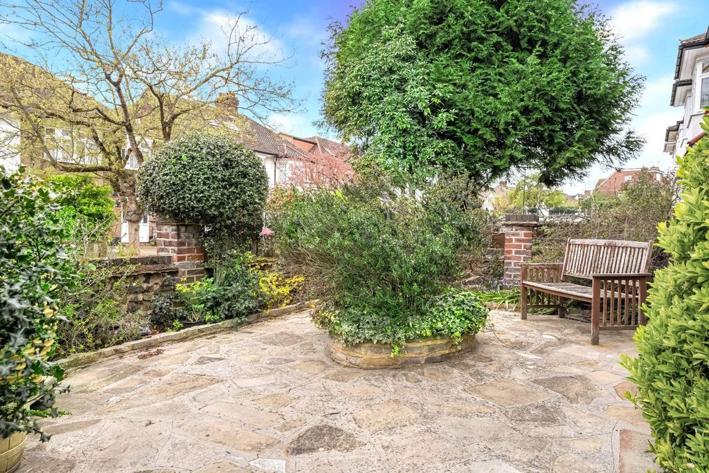 Additional image 18 of 3 bed semi-detached house for saleBoston Gardens, Brentford TW8