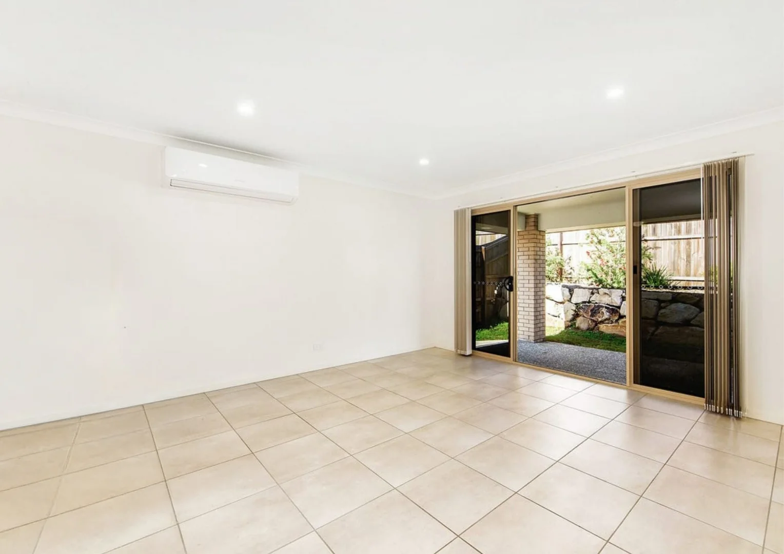 12 Milbrook Crescent, Pimpama QLD 4209 photo 2