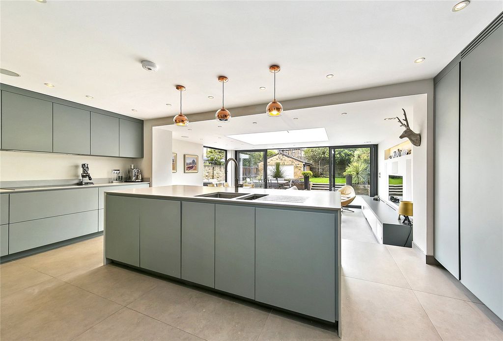 Additional image 5 of 3 bed maisonette for saleRoyston Road, Richmond TW10