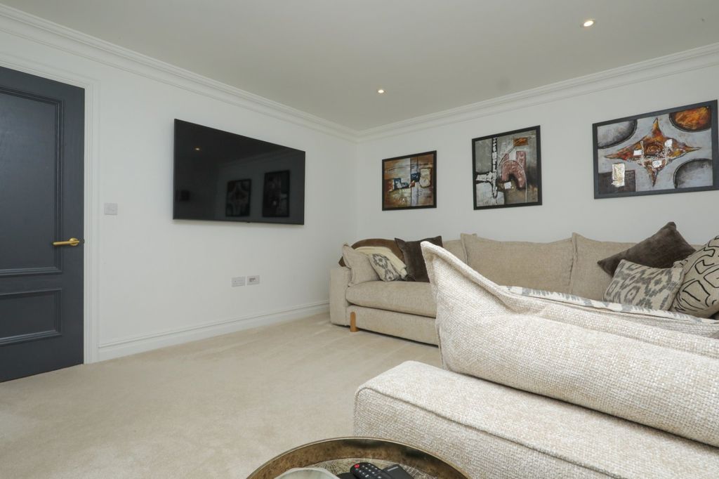Additional image 9 of 5 bed detached house for saleSeven Stones Drive, Broadstairs, Kent CT10