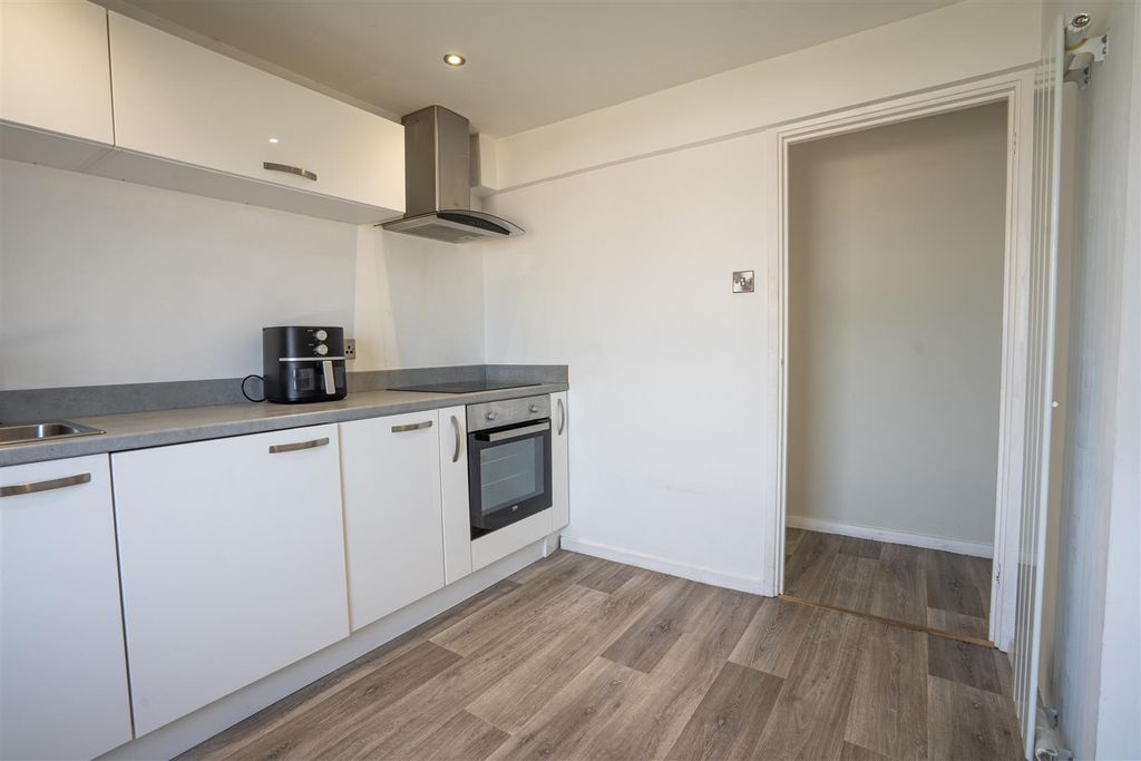 Additional image 8 of 2 bed flat for saleThe Mount, Appledore EX39