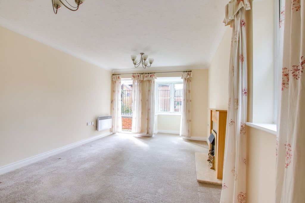 Additional image 5 of 2 bed flat for saleBrookley Road, Brockenhurst SO42