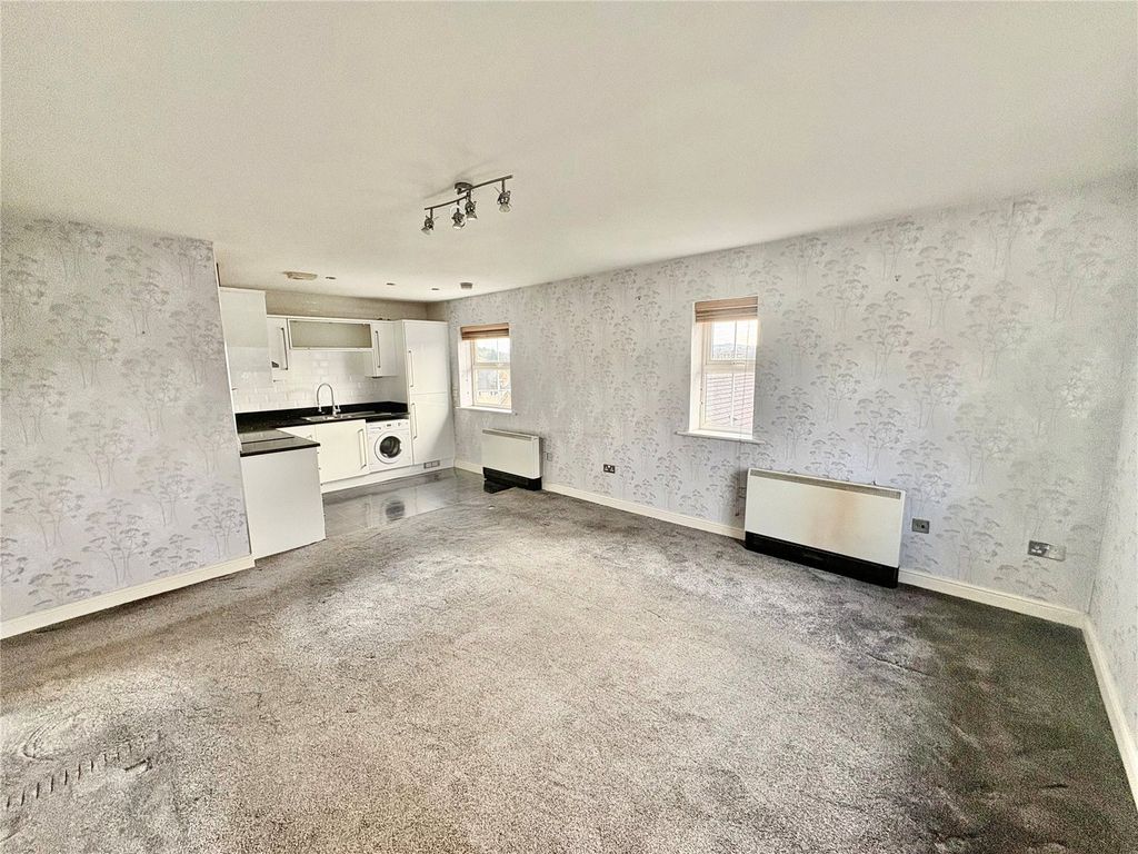 Additional image 3 of 2 bed flat for saleWinding Rise, Bailiff Bridge, Brighouse, West Yorkshire HD6