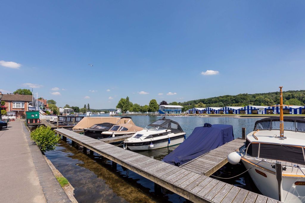 Additional image 12 of 2 bed flat for saleThameside, Henley-On-Thames RG9