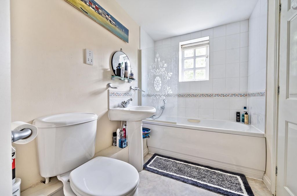 Additional image 8 of 2 bed flat for saleCourtney Place, Terrace Road South, Binfield, Bracknell RG42