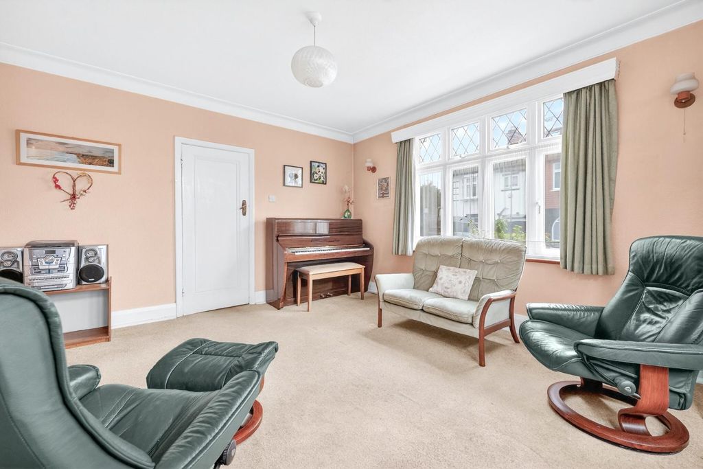 Additional image 5 of 3 bed semi-detached house for saleBoston Gardens, Brentford TW8