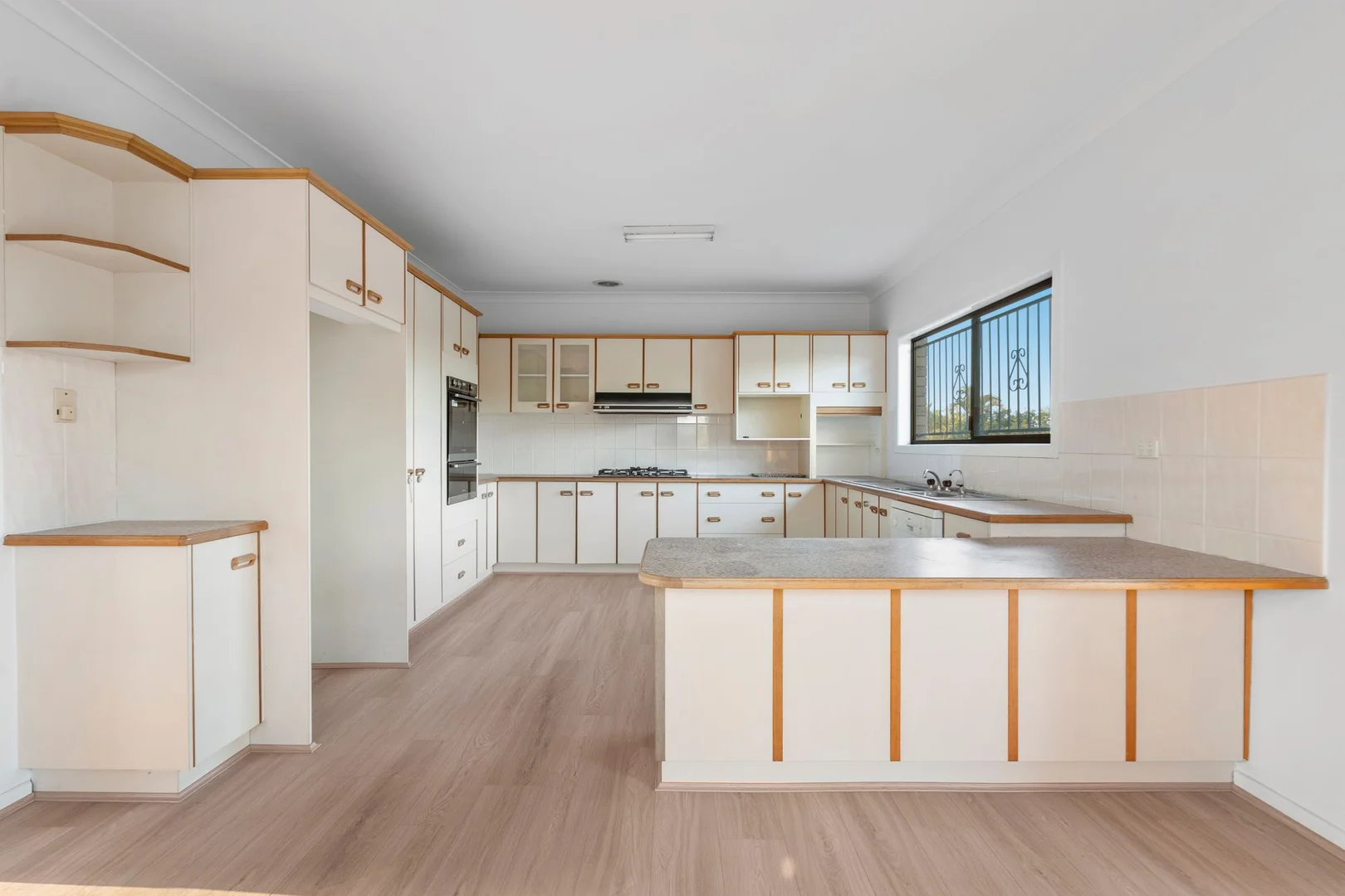 Additional image 2 of 24 Bedivere Street, Carindale QLD 4152