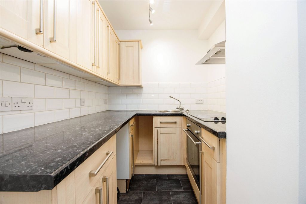 Additional image 9 of 1 bed flat for saleSt. Nicholas Street, Bodmin, Cornwall PL31
