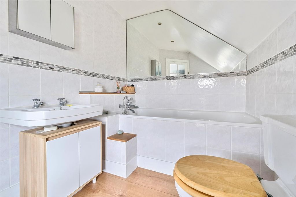 Additional image 9 of 3 bed semi-detached house for saleCollege Road, Maidenhead SL6