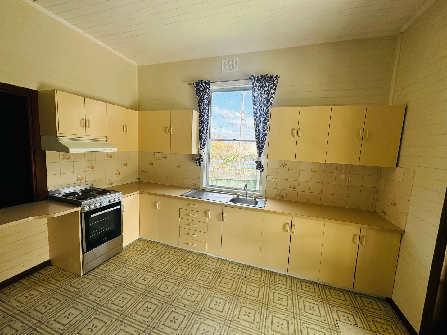 Additional image 2 of 52 Marsh Street, Armidale NSW 2350