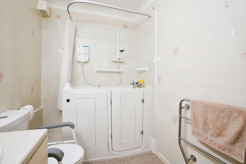 Additional image 6 of 1 bed flat for saleBurnards Court, Bodmin PL31