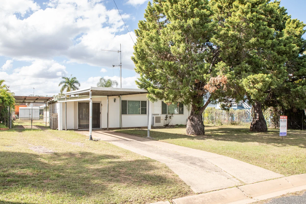 11 Middle Crescent, Dysart QLD 4745 photo 2