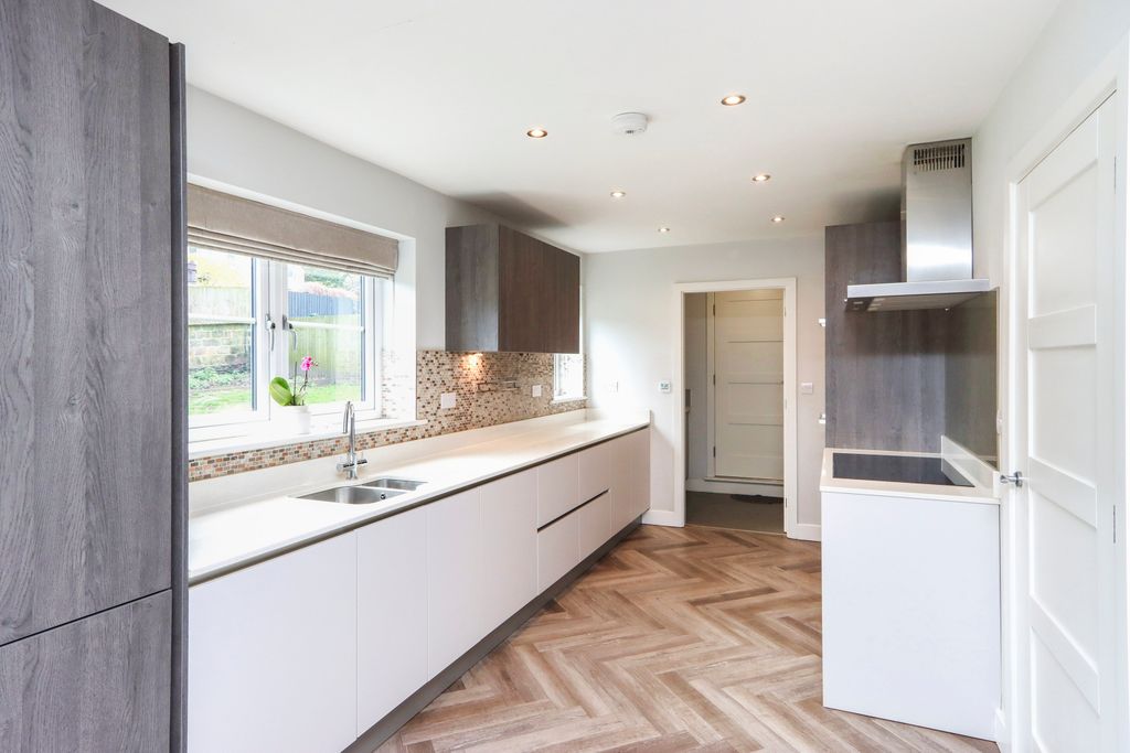Additional image 2 of 4 bed detached house for saleHeather Close, Rotherham S60