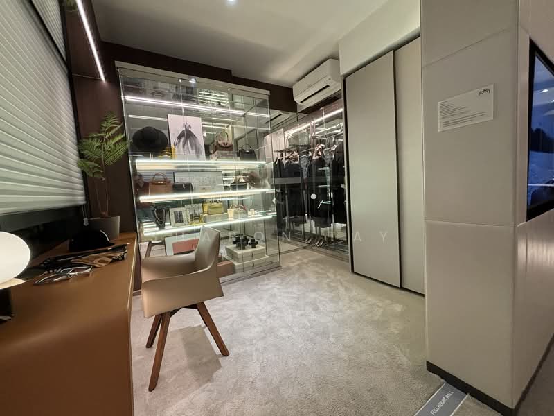 Additional image 13 of 2 Jurong East Central 1