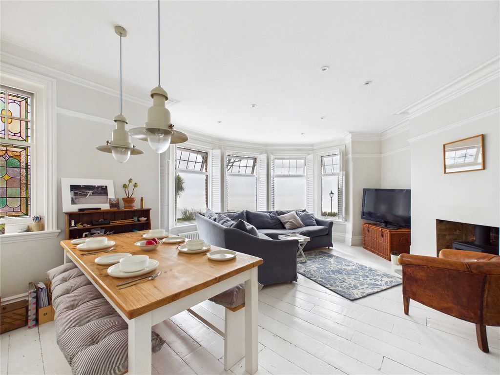 Additional image 6 of 2 bed flat for saleHamilton Gardens, Felixstowe, Suffolk IP11
