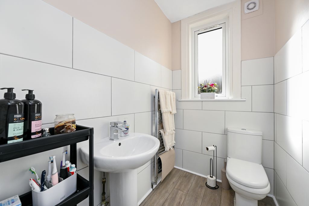 Additional image 10 of 2 bed flat for sale17 Moorfoot View, Bonnyrigg EH19