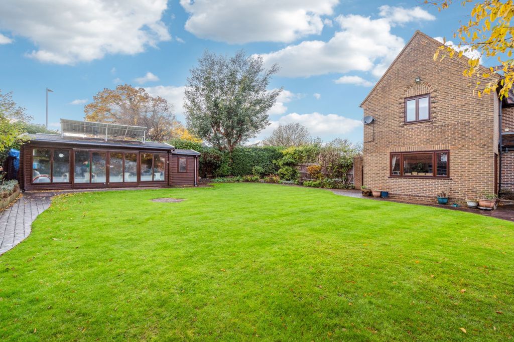 Additional image 24 of 7 bed detached house for saleBeech Drive, Borehamwood WD6