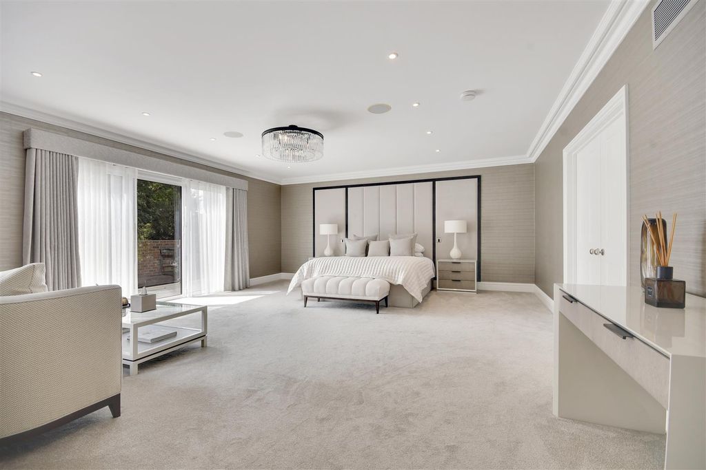 Additional image 21 of 6 bed detached house for saleWambrook Close, Hutton Mount, Brentwood CM13