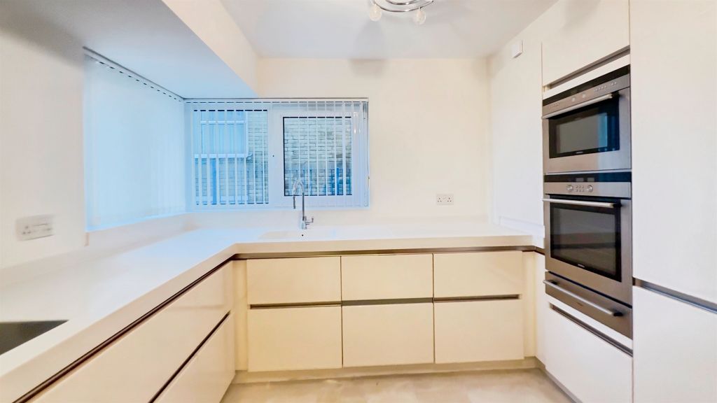 Additional image 4 of 3 bed flat for saleBoscombe Overcliff Drive, Bournemouth BH5