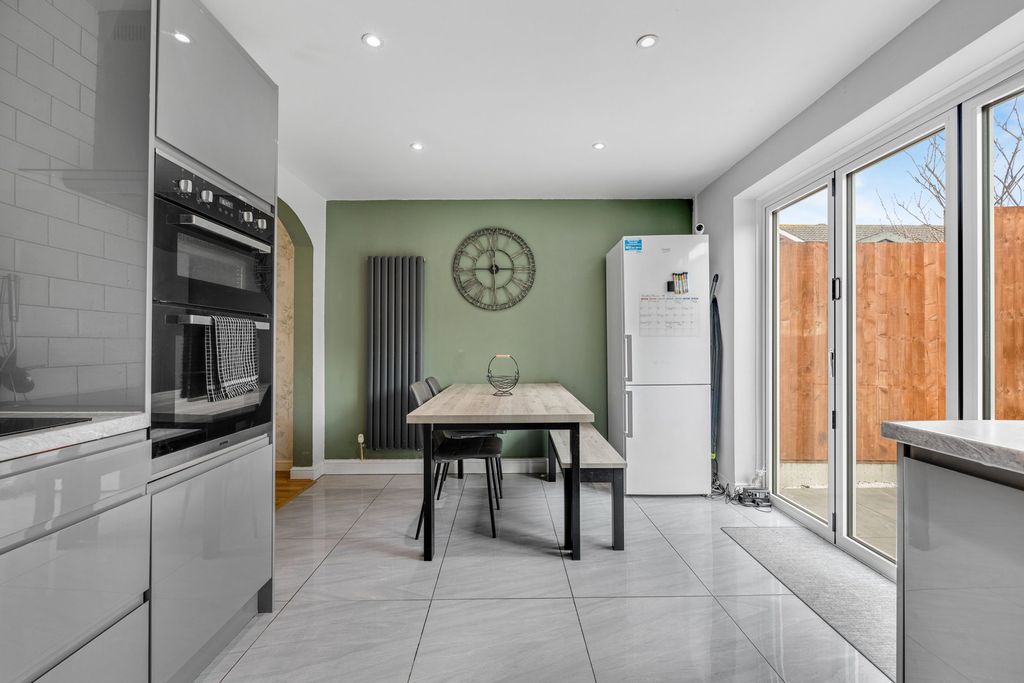 Additional image 10 of 4 bed semi-detached house for saleBarsham Drive, Brierley Hill DY5