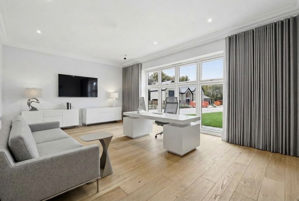 Additional image 6 of 5 bed detached house for saleThe Sherwood, Doddinghurst, Brentwood CM15