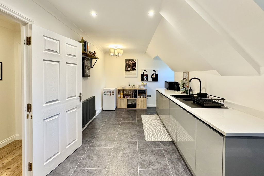 Additional image 9 of 2 bed flat for salePine House, Talbot Avenue, Talbot Woods, Bournemouth BH3