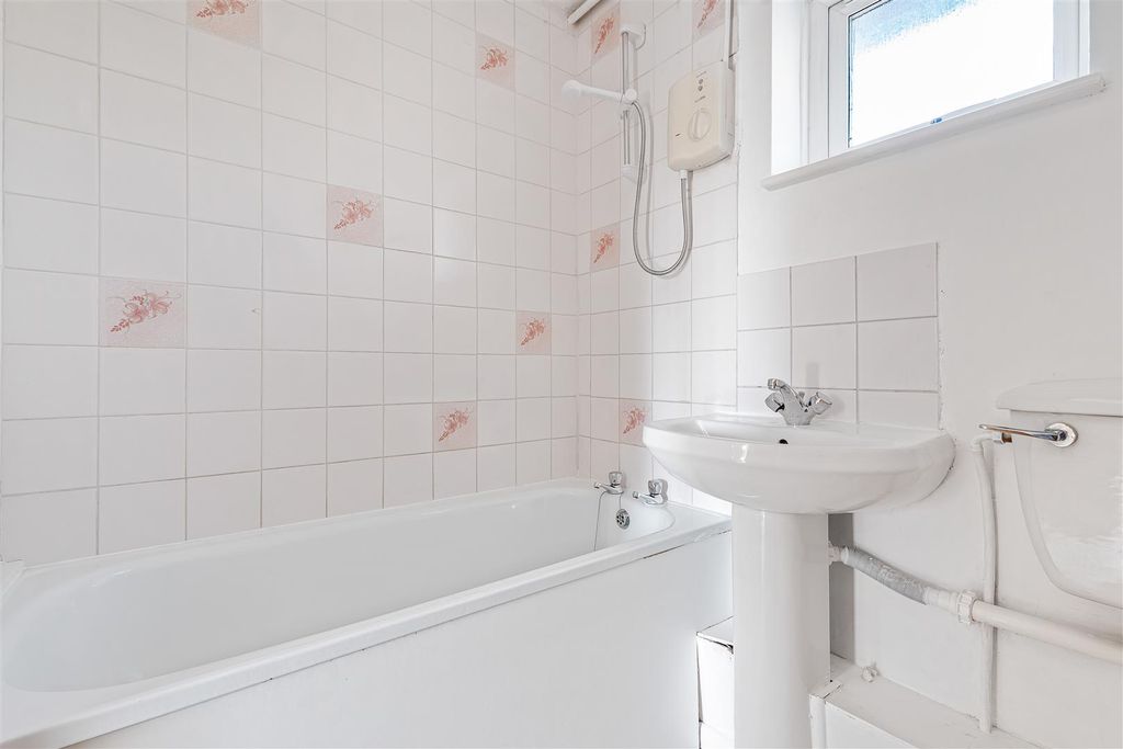Additional image 5 of 1 bed maisonette for saleWhite Paddock, Woodlands Park, Maidenhead SL6