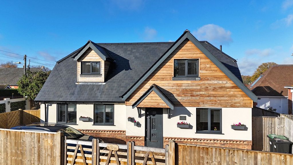 3 bed detached house for saleEastbank Road, Brockenhurst, Hampshire SO42