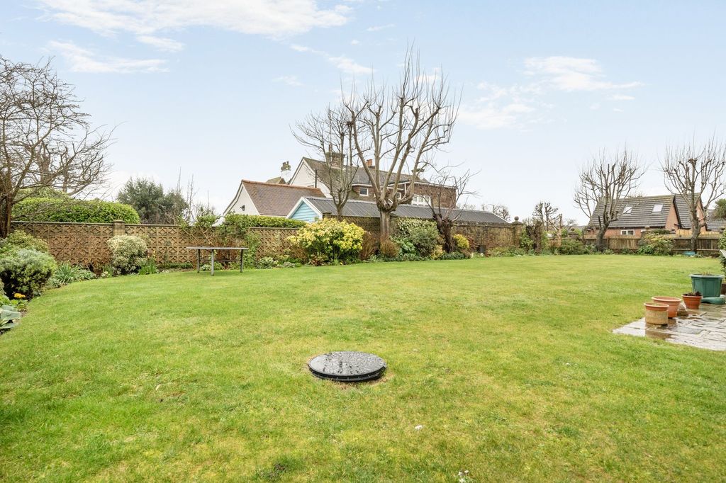 Additional image 16 of 2 bed flat for saleAldwick Avenue, Aldwick, Bognor Regis PO21