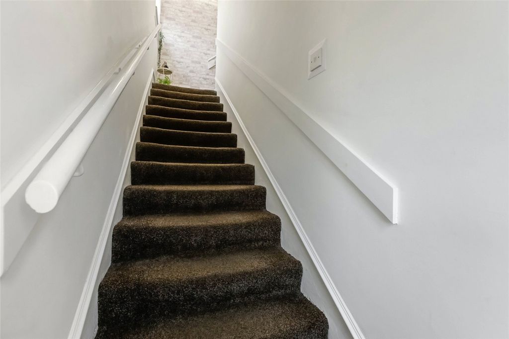Additional image 2 of 4 bed flat for saleGartleahill, Airdrie, North Lanarkshire ML6