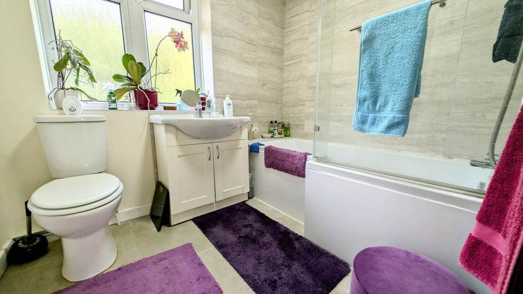 Additional image 8 of 2 bed maisonette for saleSavile Crescent, Bordon, Hampshire GU35